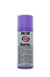 autosmart aerosole can labeled 20 20 cristal, a foaming window cleaner.